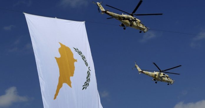 AP17274359658462-696x367